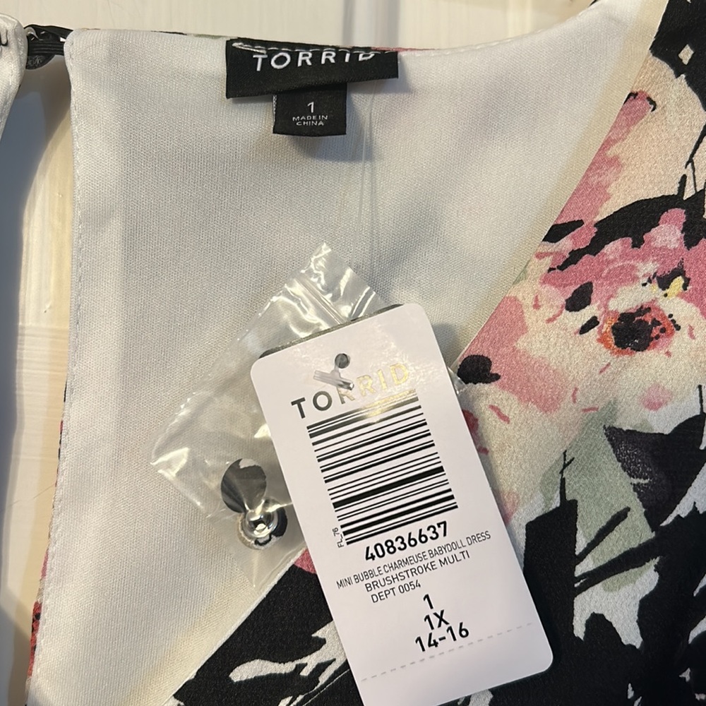 🎉🎉NWT Torrid babydoll mini dress with pockets, size 1X - Picture 3 of 8